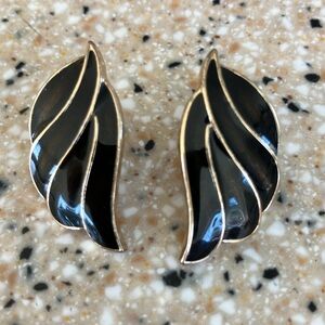Vintage Elegant Black and Gold Wing Earrings